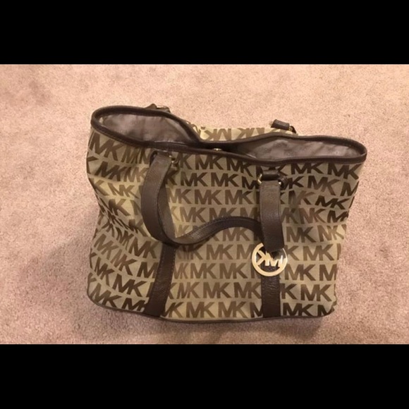 Handbags - Michael Kors purse